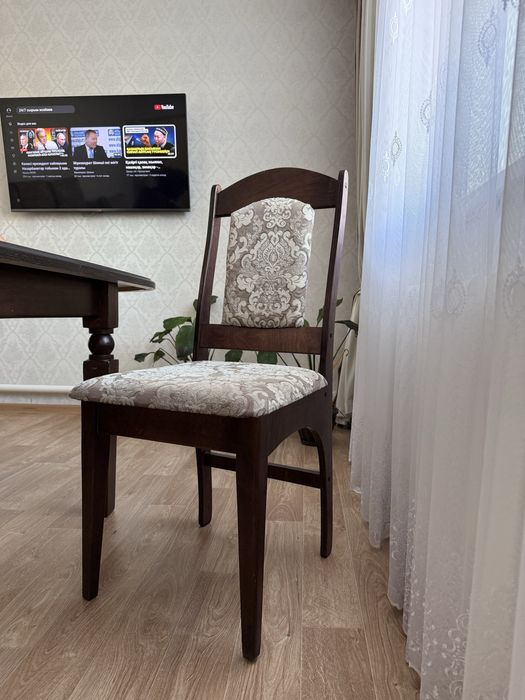 Продам стол+стульев (8шт)