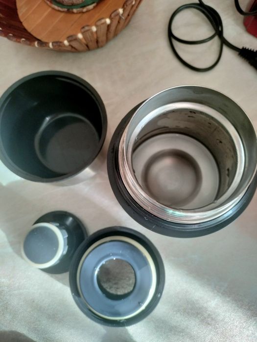 Продам термос, 0.6 л.