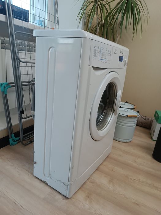 Стиральная машина indesit