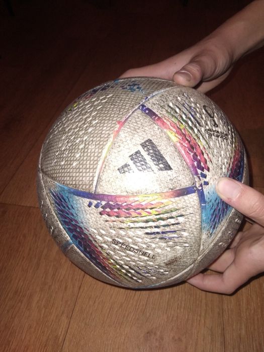 Мяч adidas. Оригинальный