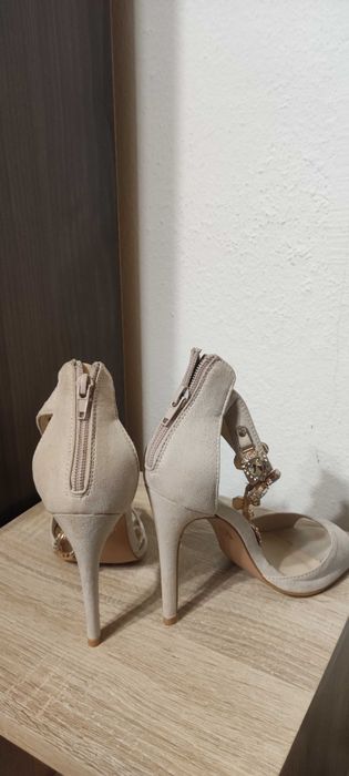 Елегантни дамски токчета в