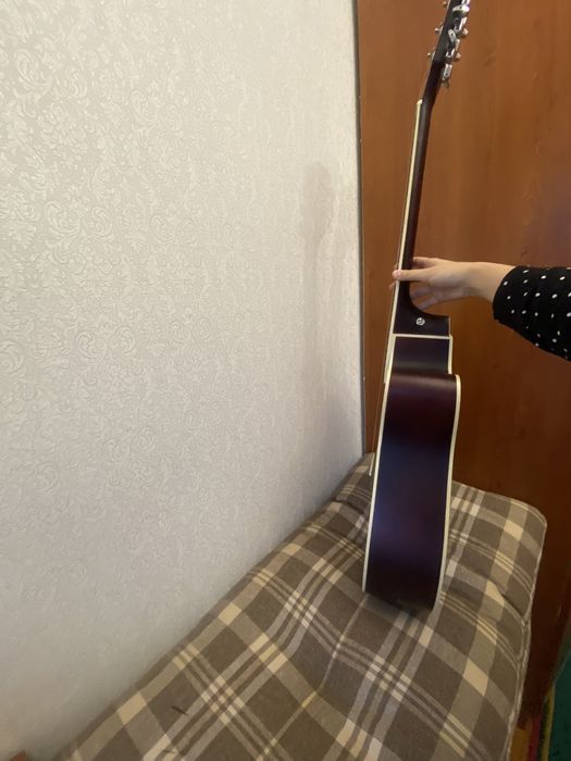 Гитара акустическая