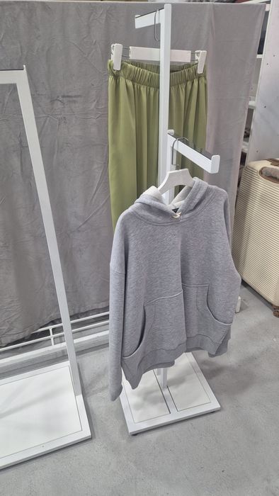 Вешалки для одежды. Стойки, рейлы, торговое оборудование