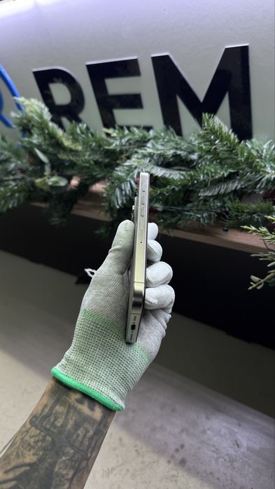 iPhone 15 Pro Titanium 128GB