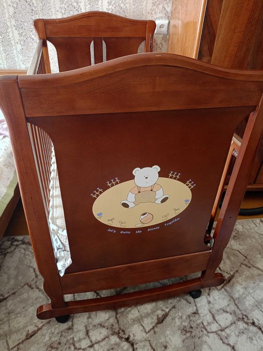 Детская кроватка