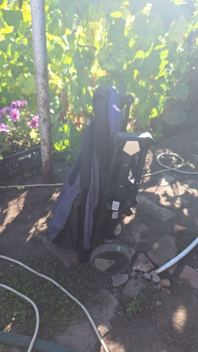 Продам прогулочную коляску