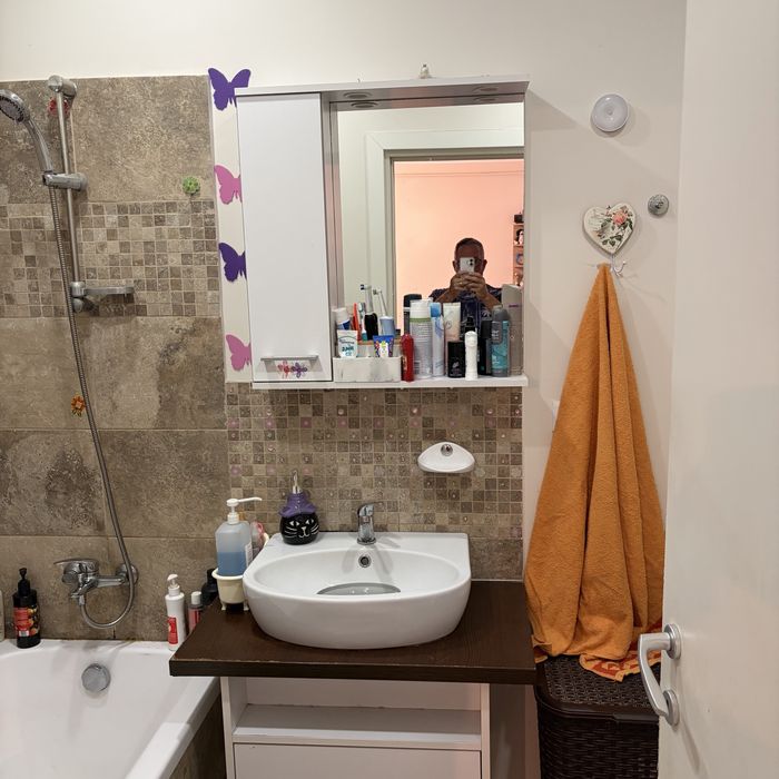 Apartament cu 2 camere de vanzare.