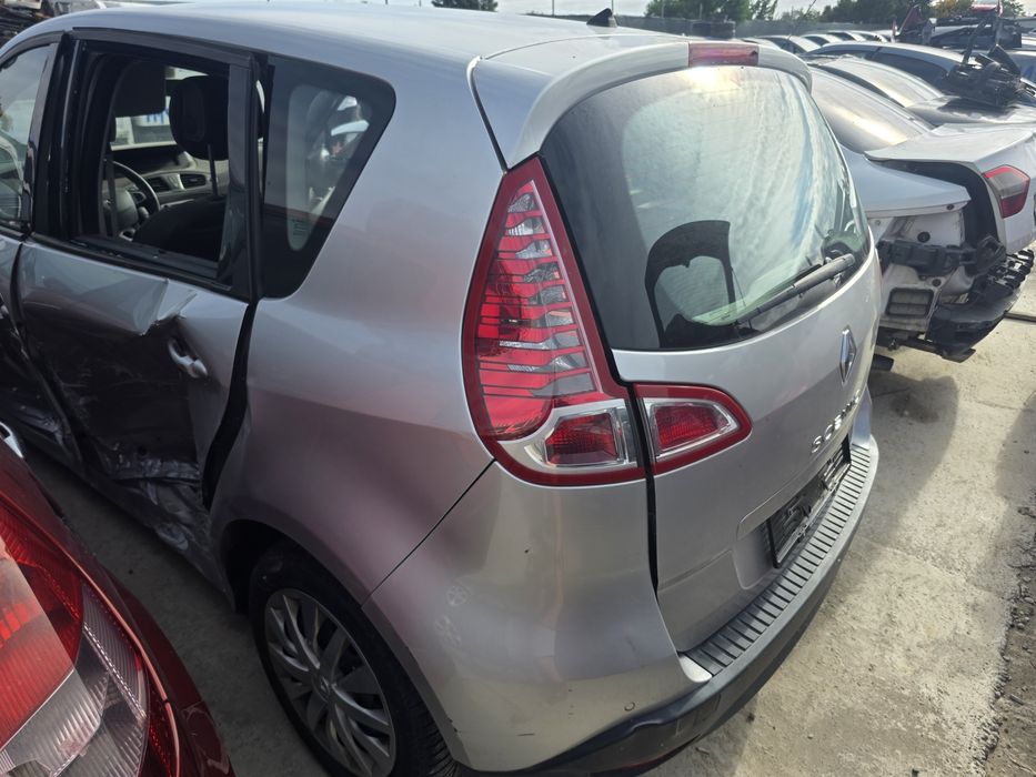 Dezmembrez Renault Scenic 3 motor cutie bara trager far capota haion