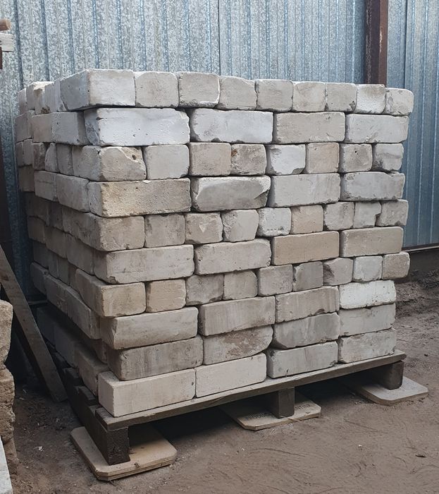 Кирпич белый полуторный, 300 шт.