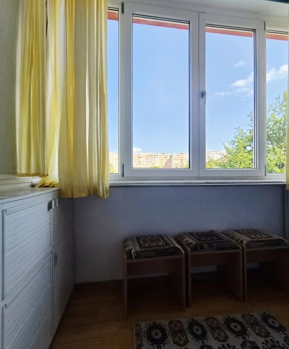 Apartament 3 camere, 56 mp utili + balcon închis, centrală proprie, etaj 3/4 – zona Corvin, Hunedoara