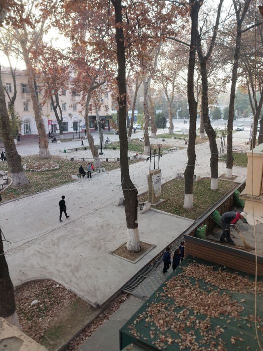 Продается квартира в центре ЧИРЧИКА