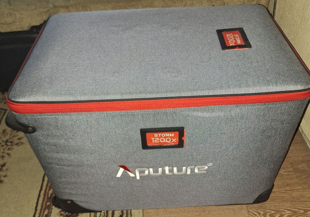 Студийный свет. Aputure B7C RGB