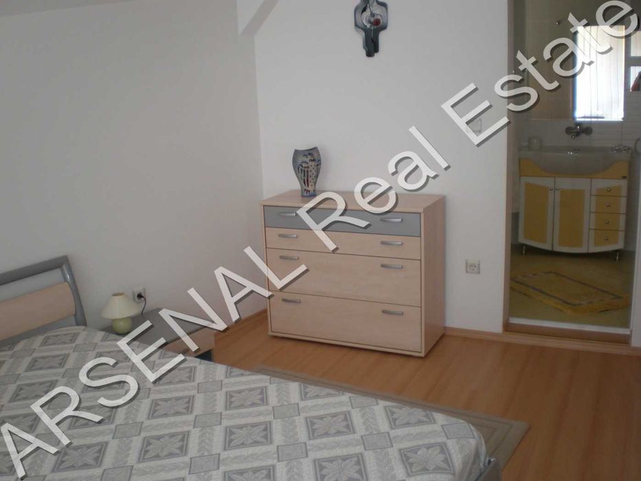 Дава се под наем Многостаен апартамент в София, Витоша - 220 кв.м за 980 € - Снимка #3