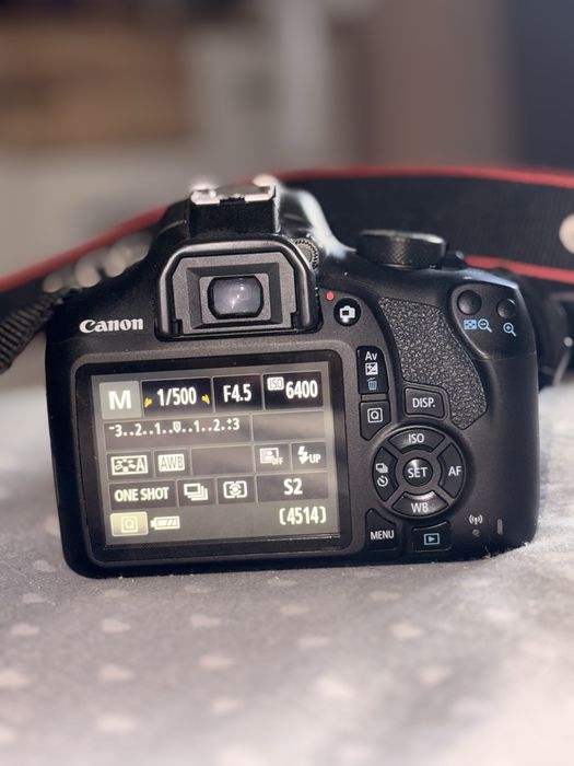 Vand Canon 1300d cu obiectivul kit