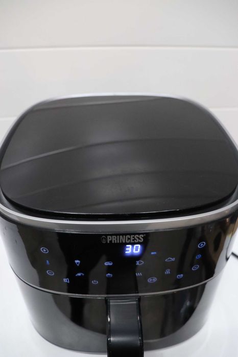 Air Fryer Princess 6л, 8 програми, LED, 1500W, Фритюрник, лек ДЕФЕКТ
