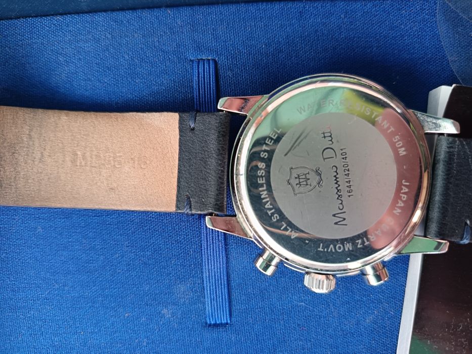 Продавам часовници работещи