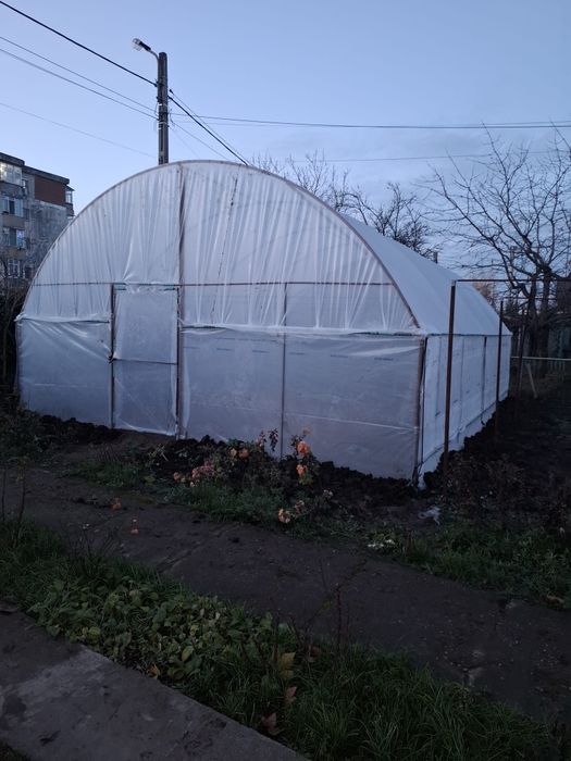 Vindem solarii legume de mici dimensiuni medii și industriale