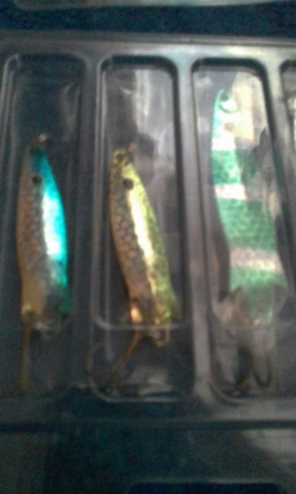 Lingurite pescuit și plute mici și mari