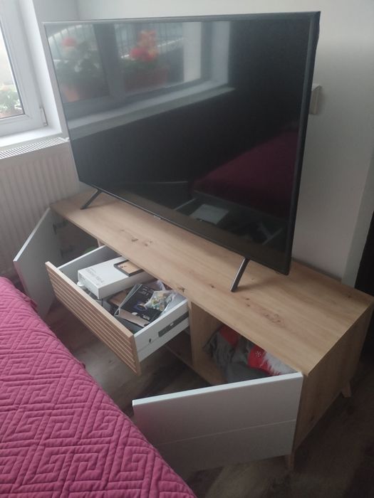 Comoda tv modernă