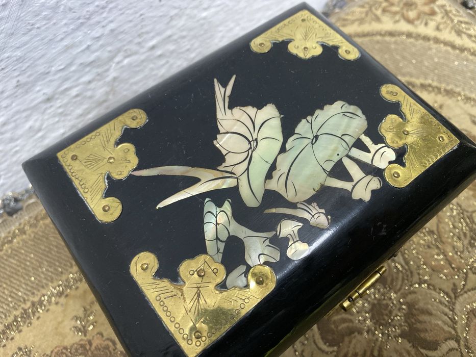 Китайска лакова кутия за бижута седеф 1950 1960 Китай