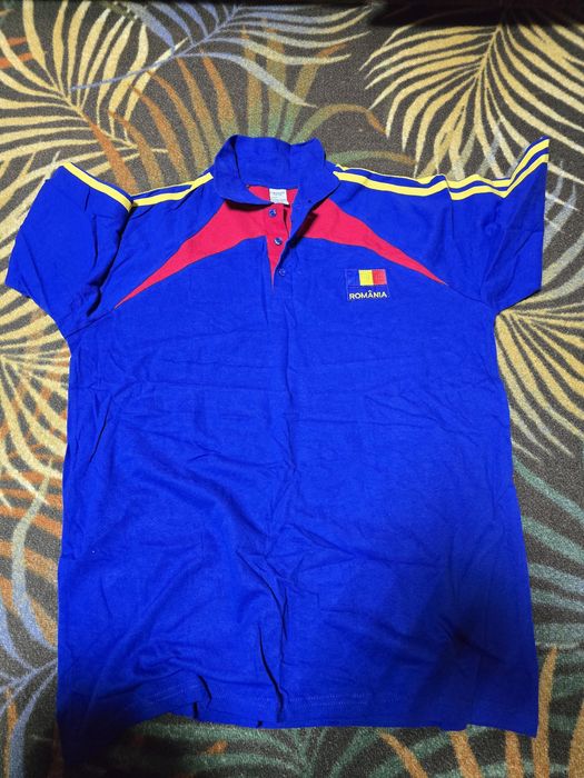 De vanzare articole militare