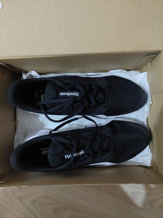 Обувки Reebok чисто нови