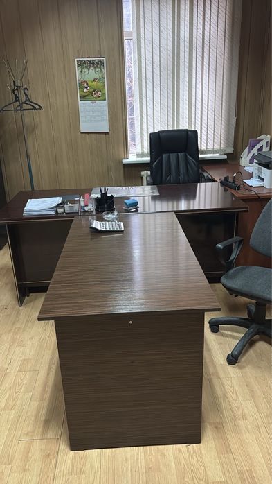 Продам столы, шкафы, комод, кресла.