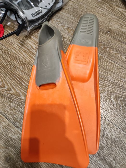 Отдам ласты детские