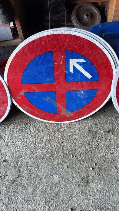 Semne de circulatie pentru drum in lucru