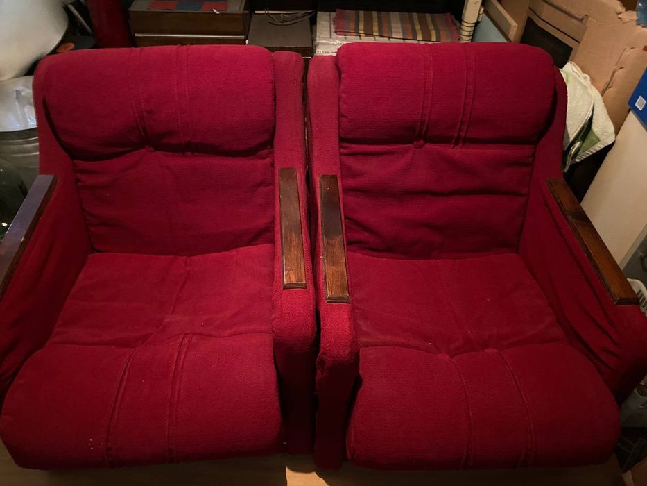 Divan sotiladi 2 ta kreslo Kelishamiz!