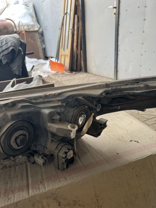 Фары от Тойота Каролла 185 кузов