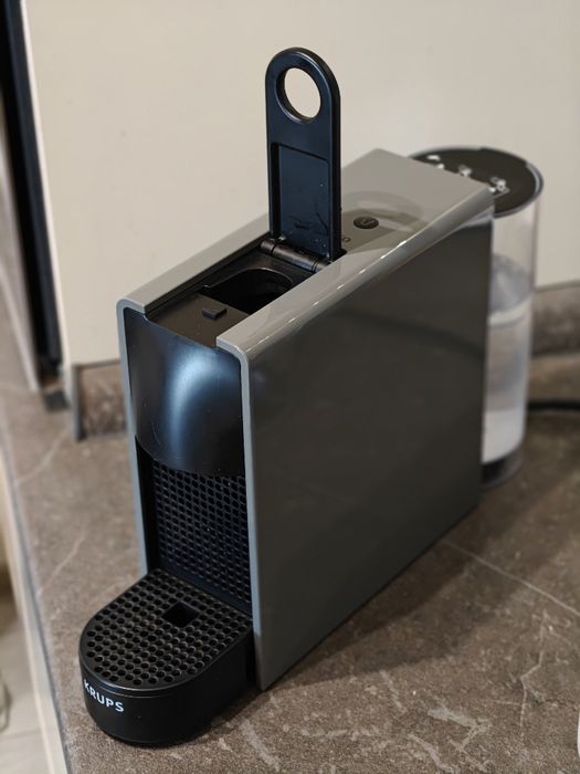 Vând 2 Nespresso in stare NOUĂ