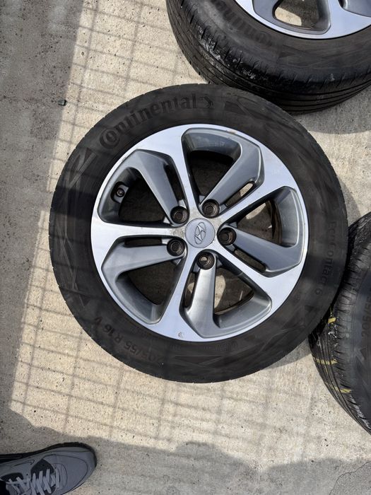 4бр. оригинални лети джанти 16” 5 х 114.3 с летни гуми за Хюндай И30