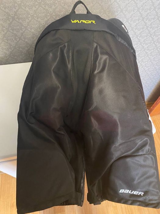 Продам хокейные шорты