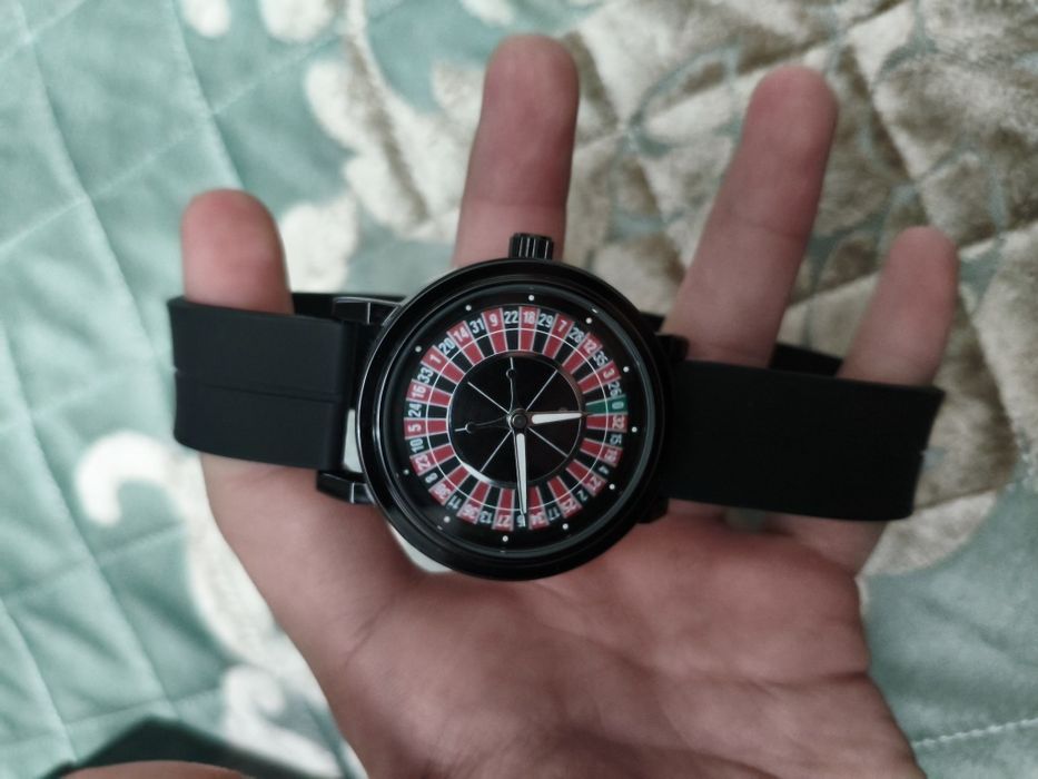 Часы казино на магните продам срочно,за такую цену нигде нет!!!