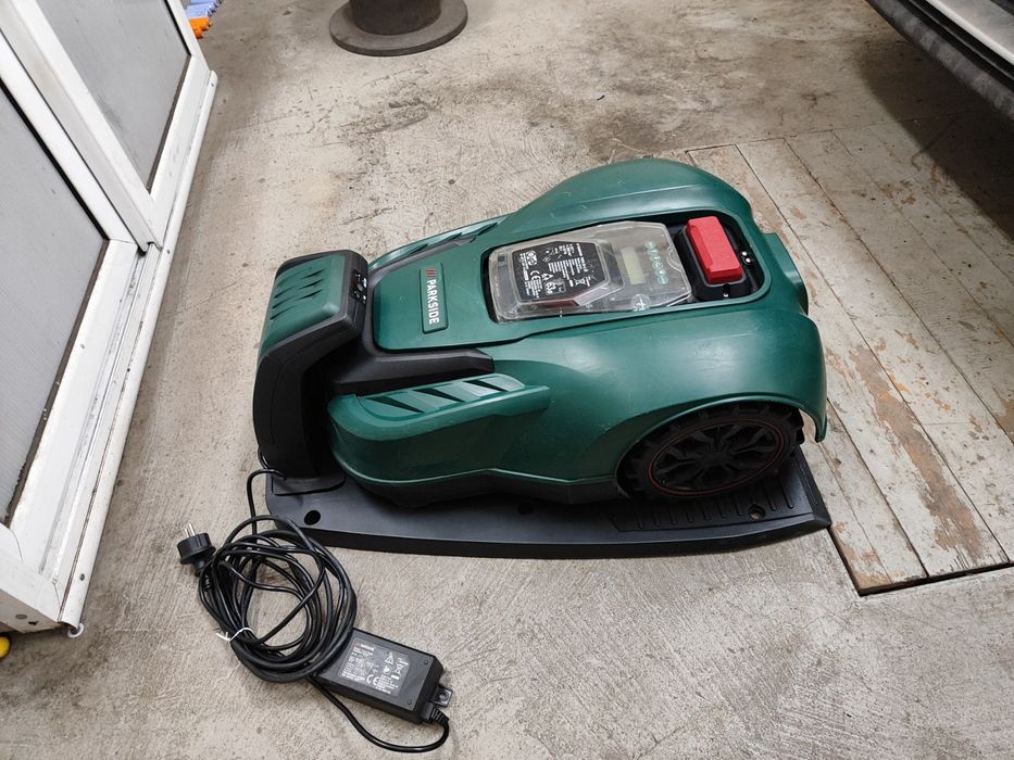 Робот косачка Parkside