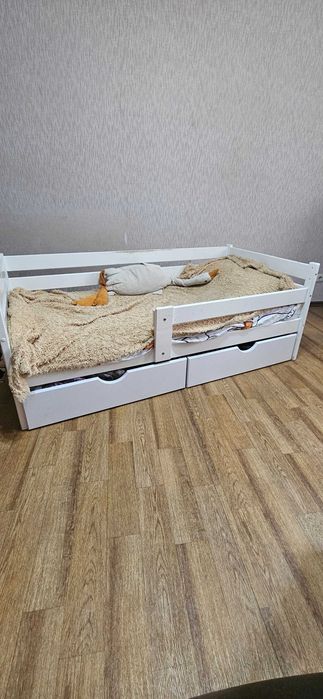 ПРОДАМ  КРОВАТЬ  для подростков