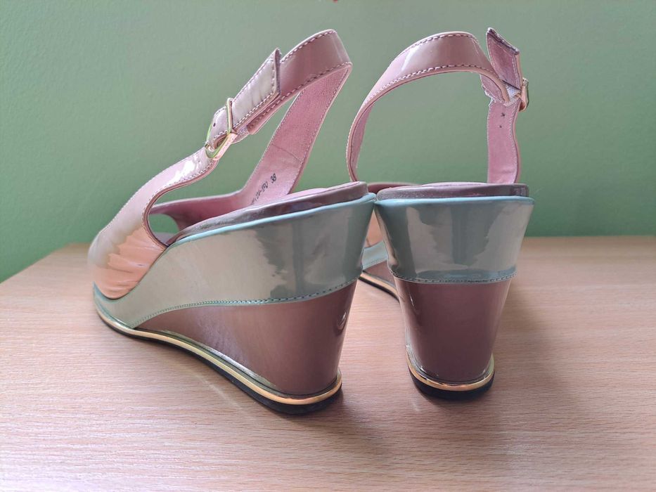 Сандали Fabiano в розово, синьо и бежово