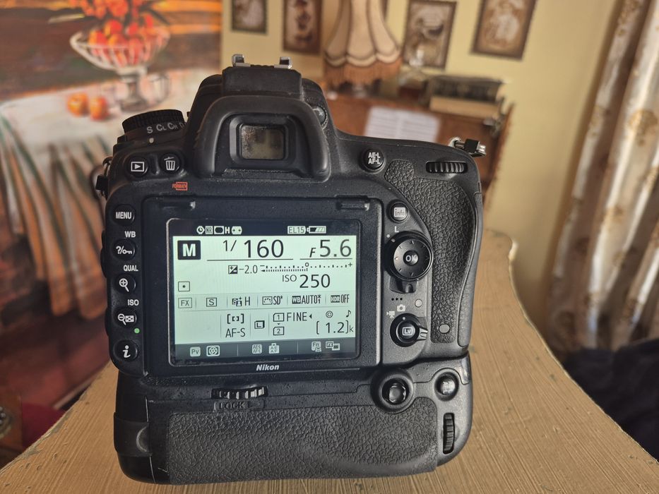 Продава Никон D800 и Никон D750 с обективи Nikkor 24-120  N 4
