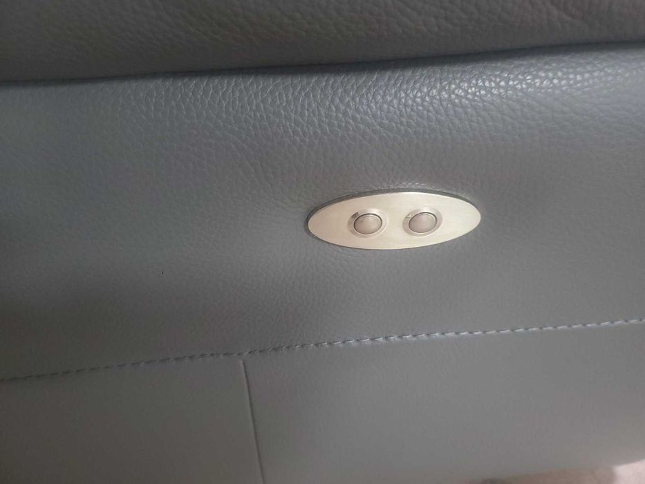 Сив кожен фотьойл с електрически релаксиращ механизъм