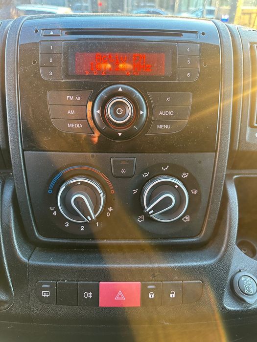 Vând Peugeot Boxer 2013