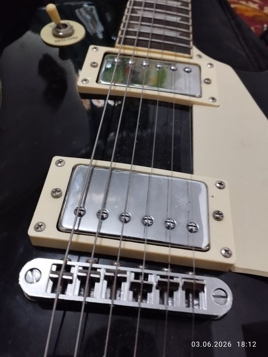 Gitara satiladi zor gitara