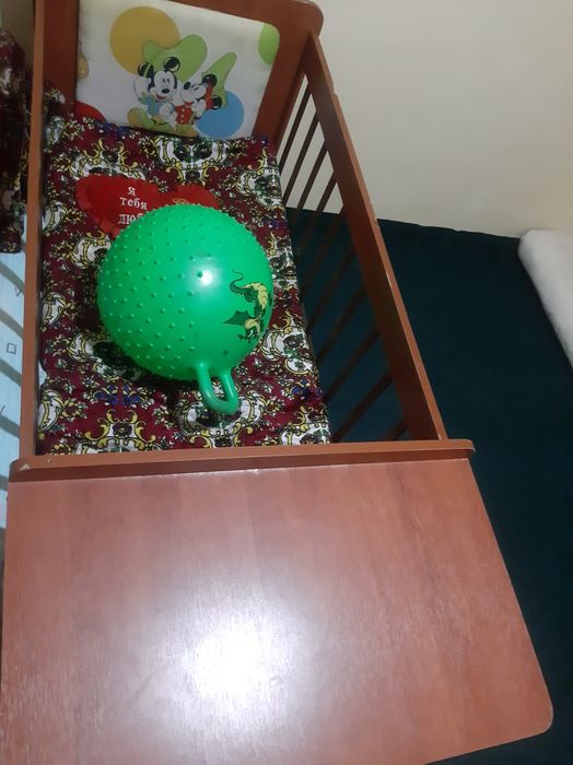 Bolalar kravati sotiladi