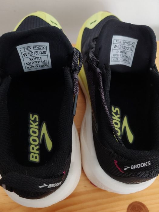 Pantofi alergare trail dama Brooks Caldera 8,mărimea 40 Green FW'25