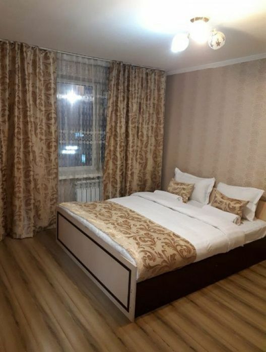 3-Часа 4000 тенге. 1-комнатная в центре. Абая