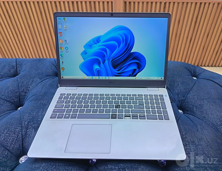 Noutbuk Dell. Ryzen 3