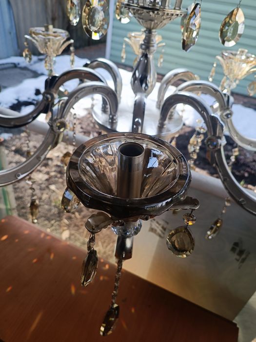 Продам люстру б/у.