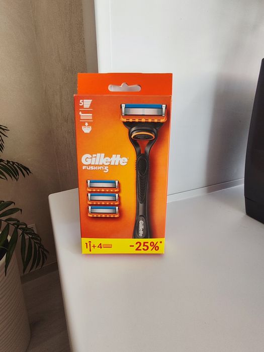 Продам лезвие Gillette