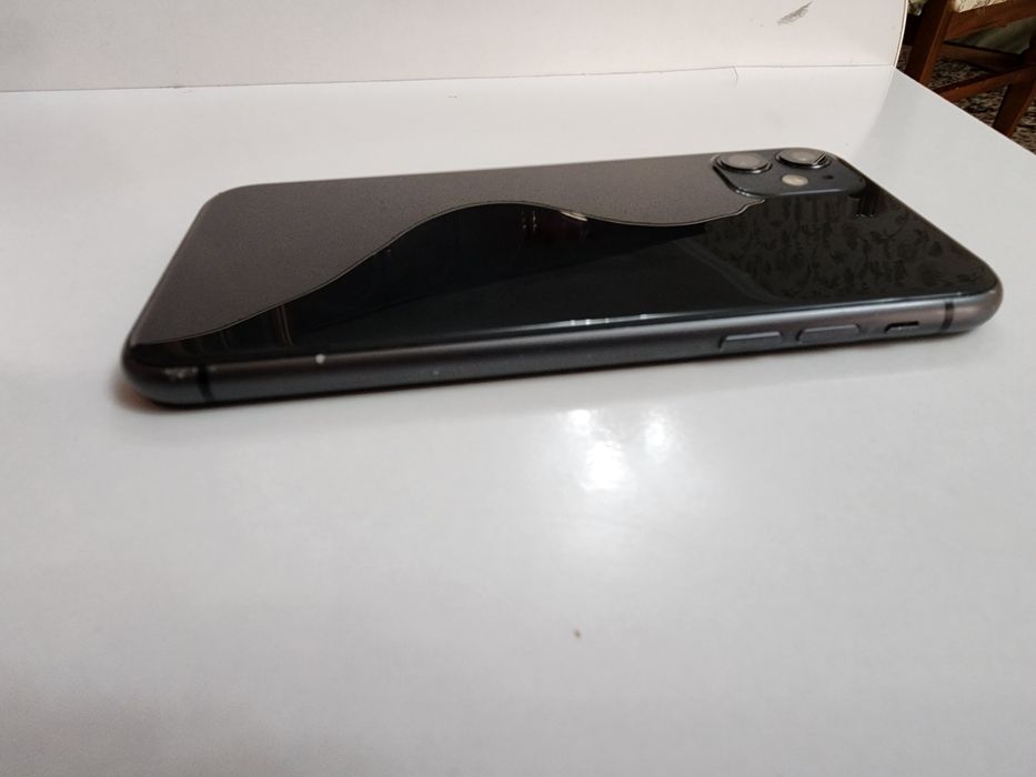 Iphone 11  LL/A  Black 64Gb dastafka yoq
