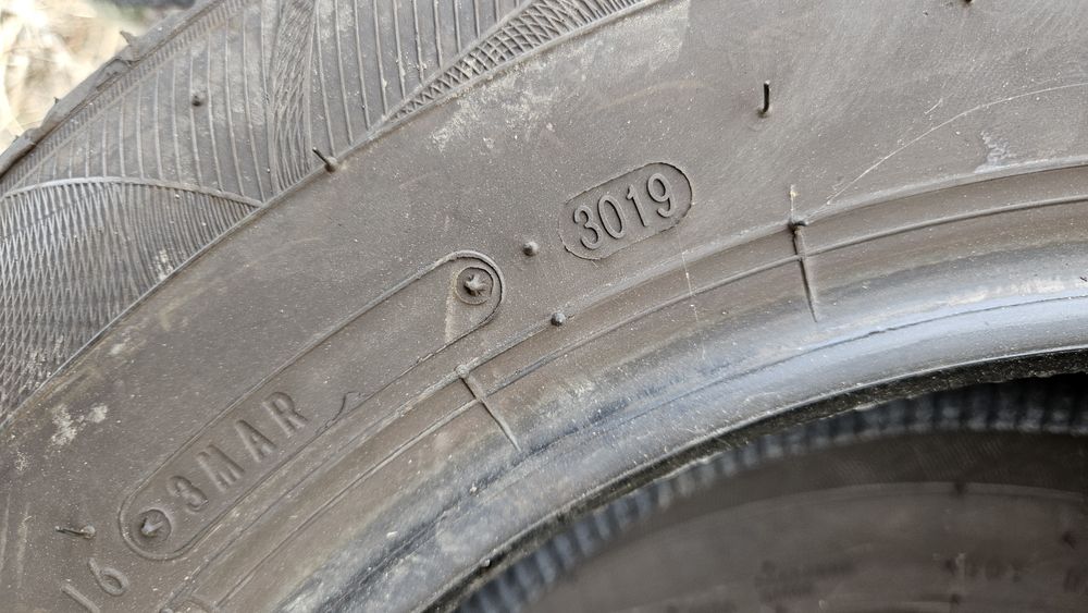 2бр гуми 185 70 14 фалкен